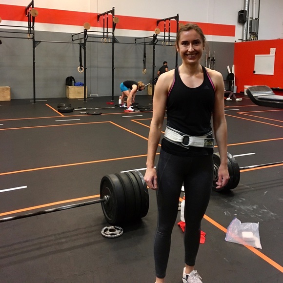 Meet your Posher, Elena - Picture 3 of 4